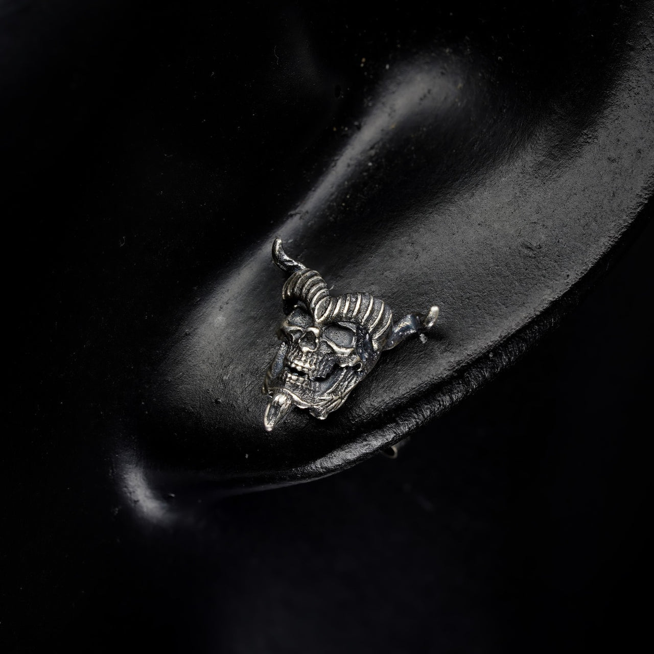 S’Tan Skull Stud Earrings - Bloodstock - Black Feather Design