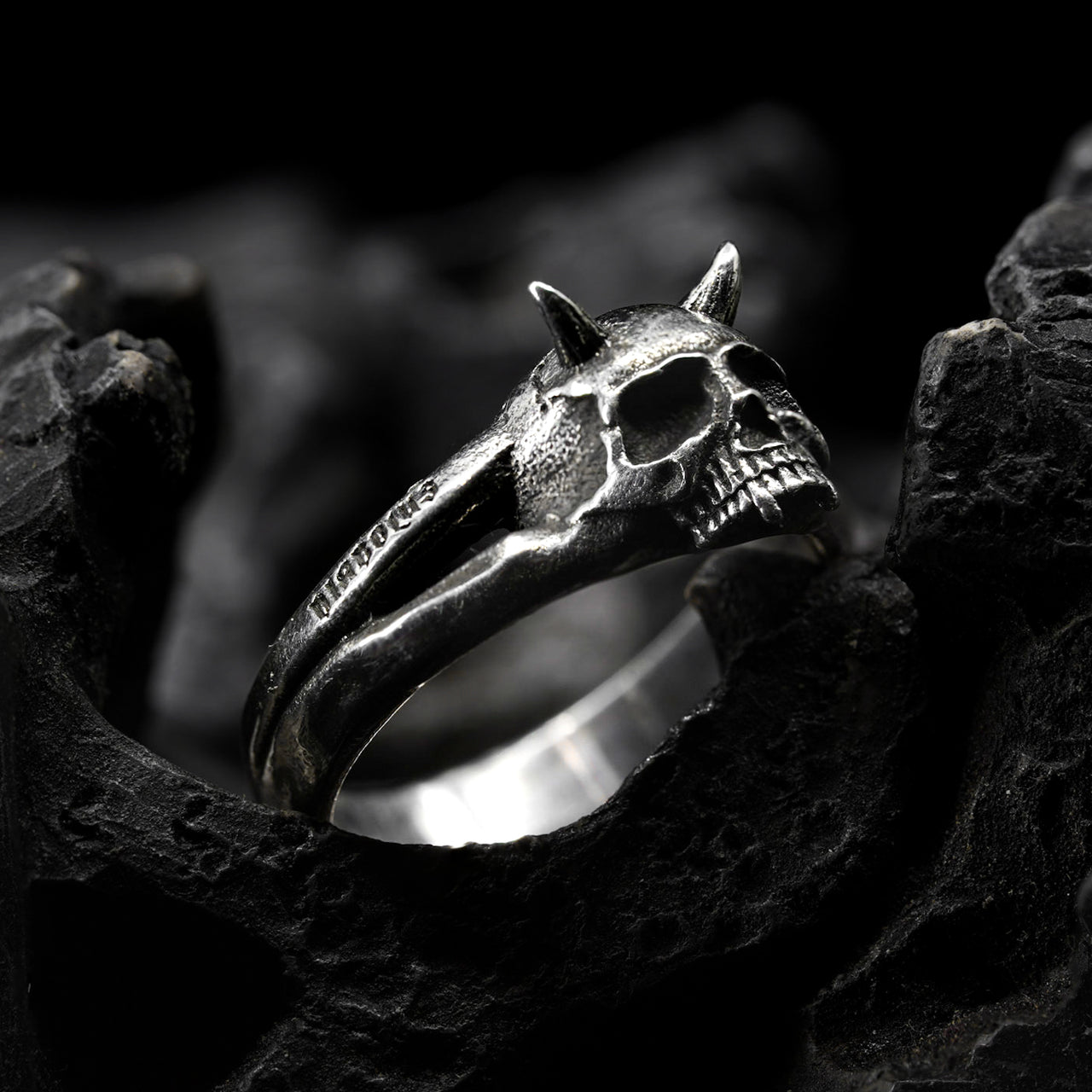 Diabolus Expectat Ring - 925 Sterling Silver - Gothic Ring - Black Feather Design