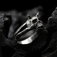 Thumbnail for Diabolus Expectat Ring - 925 Sterling Silver - Gothic Ring - Black Feather Design