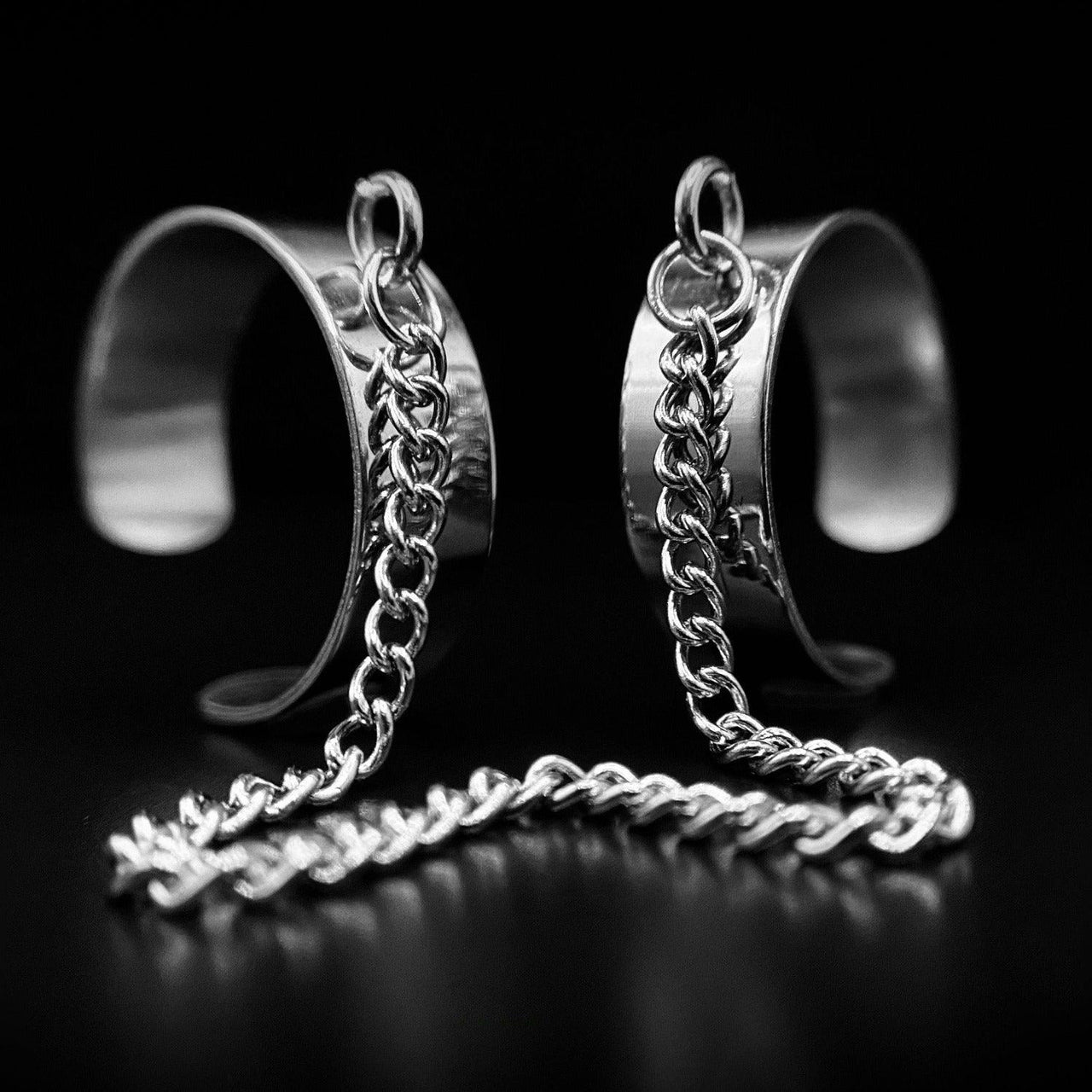 Chain Link Ring Set - Black Feather Design